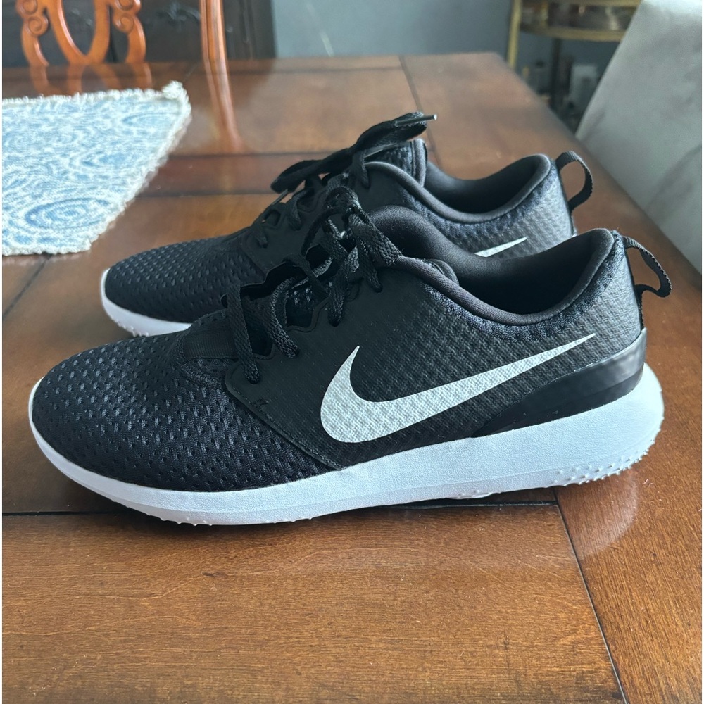 Men’s Nike Roshe golf shoes.